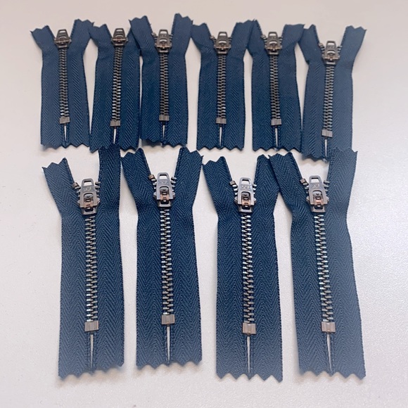 10 Closed metal zippers - Picture 2 of 2